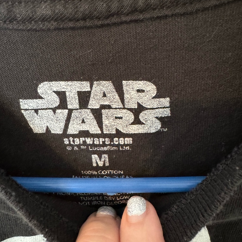 Star Wars T-shirt size medium - Picture 2 of 3